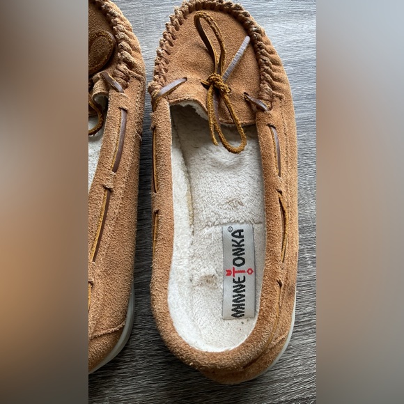Women’s Minnetonka moccassins - Picture 4 of 9